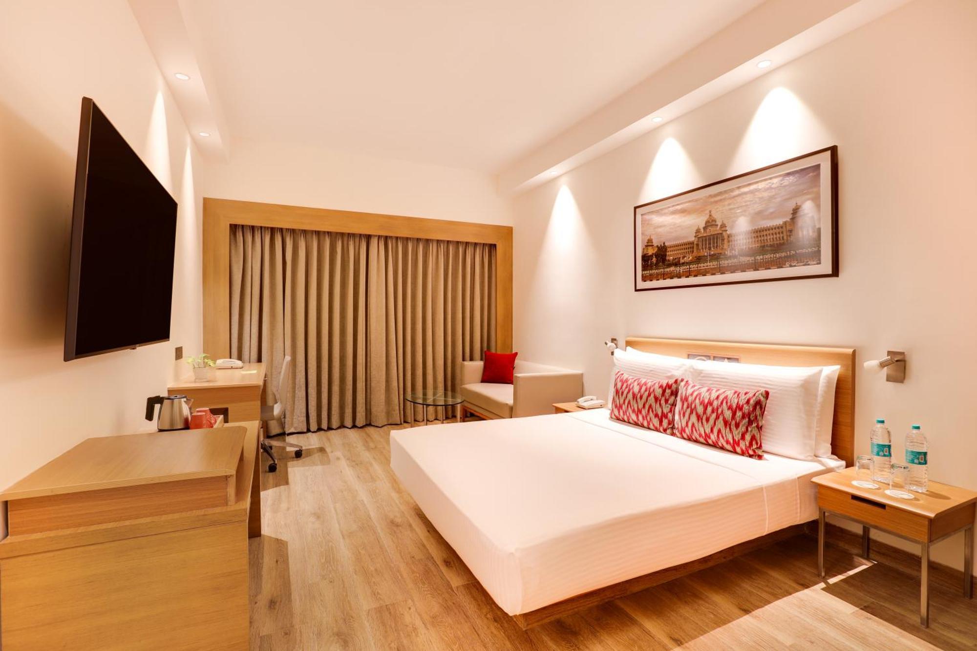 Lemon Tree Hotel Electronics City Бангалор Экстерьер фото